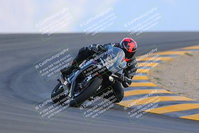 media/Oct-03-2022-Moto Forza (Mon) [[5f077a3730]]/Advanced Group/Session 5 (Turn 12)/